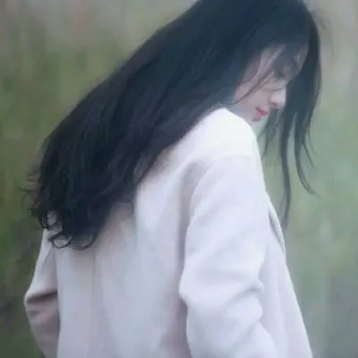 森系美女头像长发唯美图片精选第1张