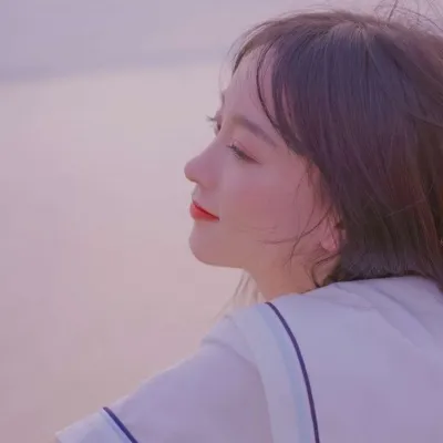 2020微信美女头像唯美清新第1张