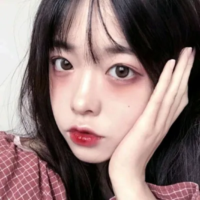 夏季清新女生头像第1张