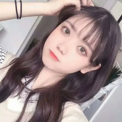 高冷气质女头像第1张