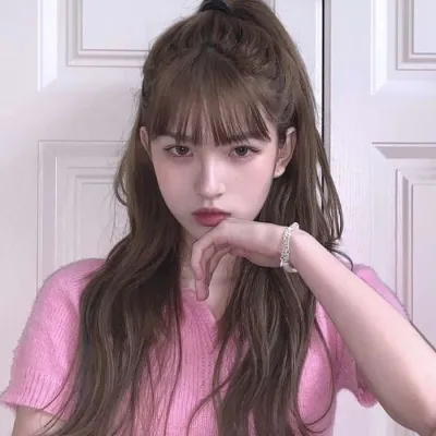 QQ宝藏女孩头像超好看第1张