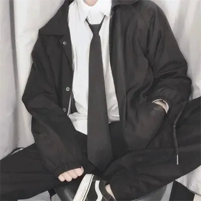 成熟沉稳帅气男生头像第1张