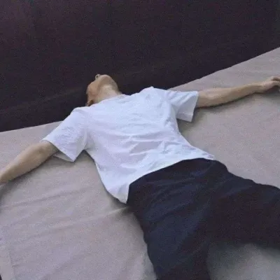 真人高冷男生头像图片第1张