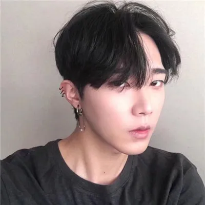 真人男生颓废头像图片第1张