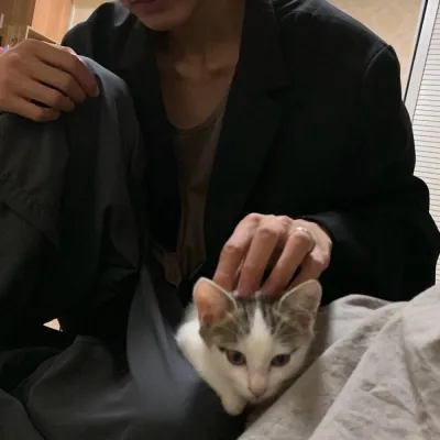 孤独男生头像图片高清第1张