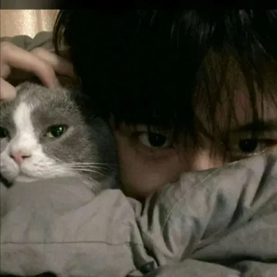 帅气冷酷的男生头像图片第1张