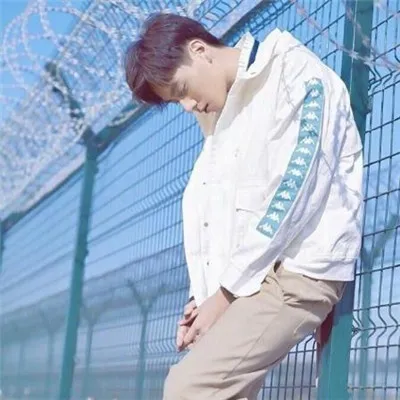 最流行的头像男生骚气头像第1张