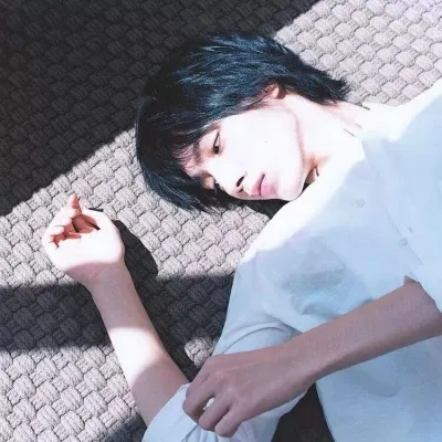 坏坏的霸气男生头像图片第1张