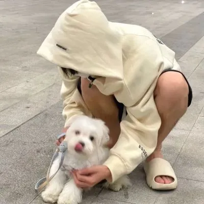 忧郁孤单的男生头像高清第1张