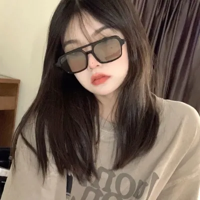 冷酷无情的女生微信头像第1张