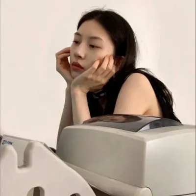 性感迷人的ins风女生头像第1张