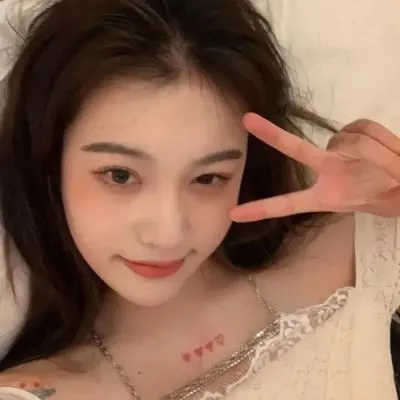 成熟气质女生头像图片第1张