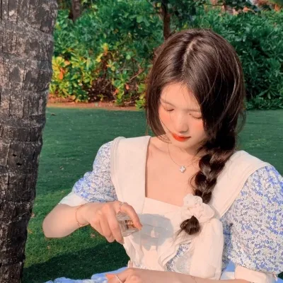 高清女生头像一人一张第1张