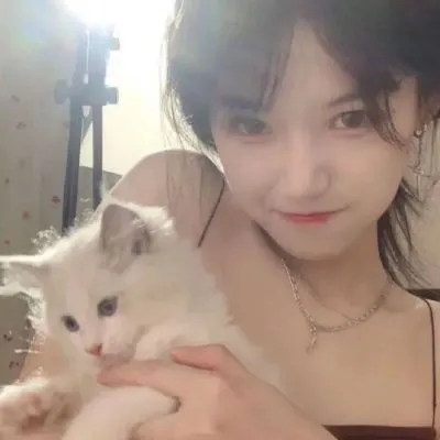 成熟漂亮的美女头像图片第1张