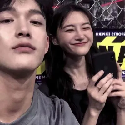 浪漫微信情侣唯美头像第1张