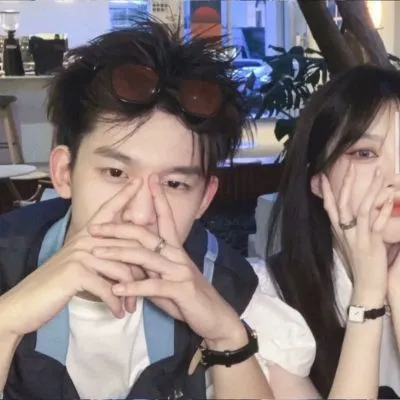 超拽霸气校园情侣头像第1张