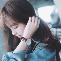 简洁唯美文艺女青年头像第1张