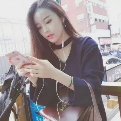 一个人的朦胧唯美女生伤感头像第1张