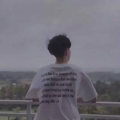 好看的个性唯美背影头像情侣一人一张第1张