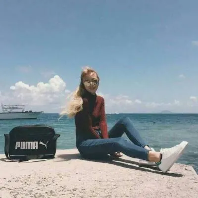 在海边的唯美伤感头像女生第1张