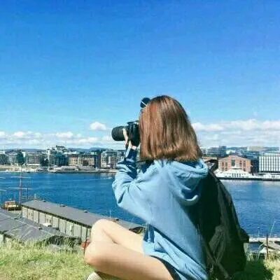 好看的海边背影头像唯美女生第1张