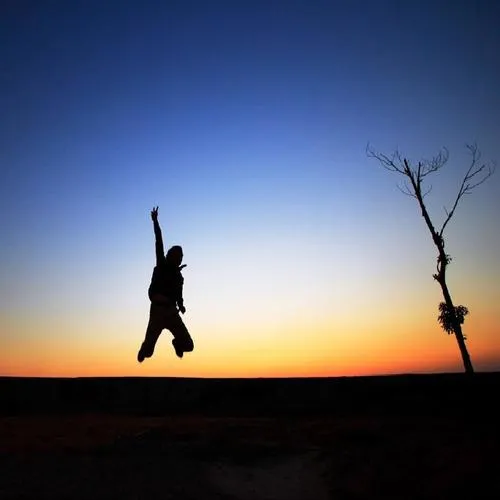 充满正能量阳光向上有朝气的图片头像第1张