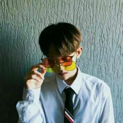 很酷只撩你好看的头像男生第1张