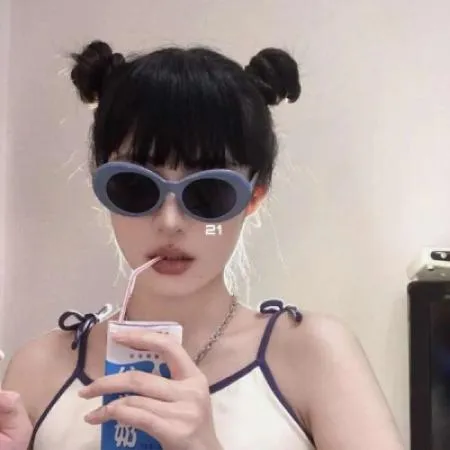 冷酷女生头像第1张