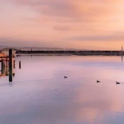 天水相接的唯美风景图片头像第1张