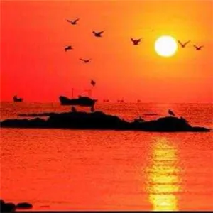 唯美好看光芒四射的红太阳图片头像第1张