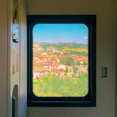 唯美窗户美景图片头像第1张