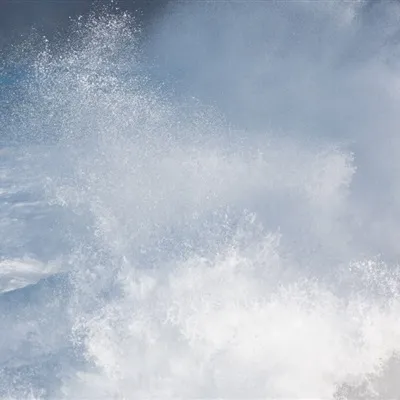 汹涌彭拜的高清巨海浪头像图片第1张