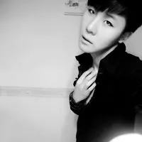 qq个性男生黑白头像第1张