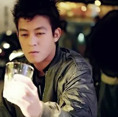 黑白混搭男生头像第1张