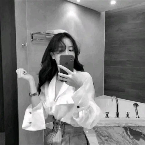 高冷美女头像微信气质黑白短发长发都有第1张