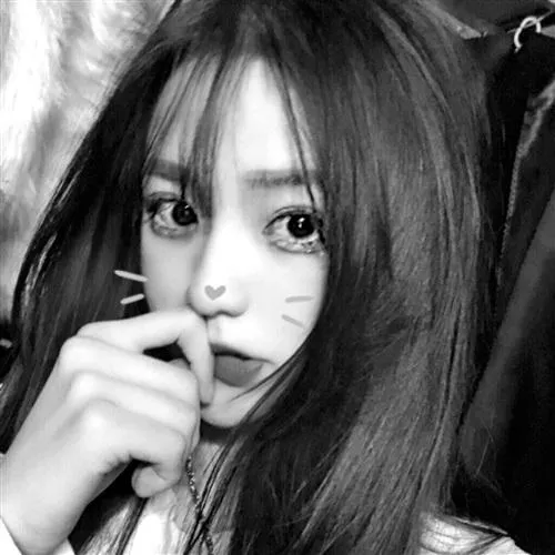 黑白美女头像霸气第1张