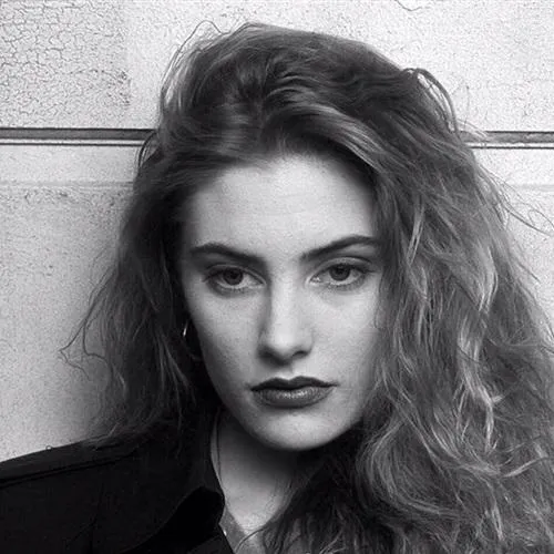 黑白超酷超拽的女生头像第1张