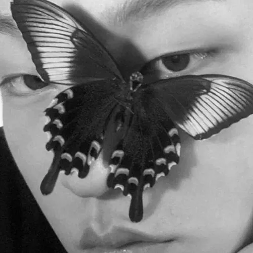 伤感男生头像黑白高清图片第1张