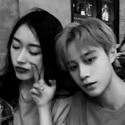 超级好看霸气的黑白情侣头像一男一女第1张