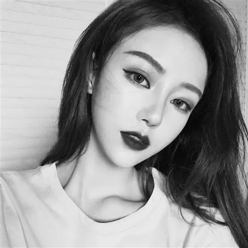 女生头像单调的黑白的第1张