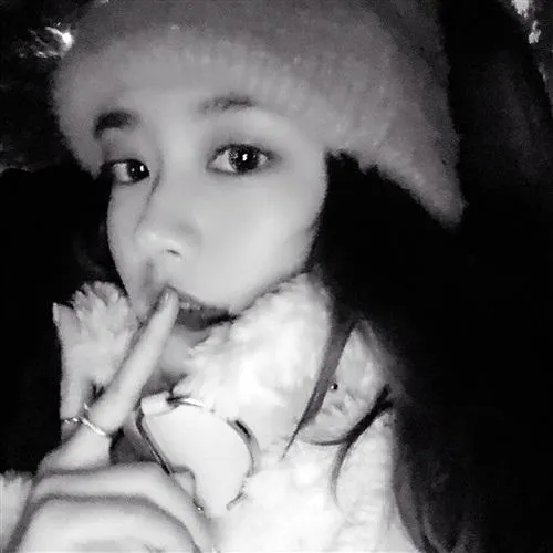 美女头像图片大全黑白第1张