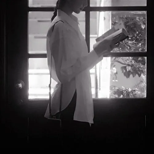 成熟伤感美女头像黑白第1张