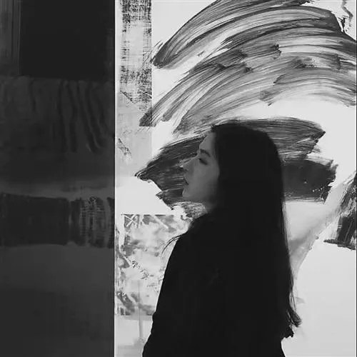 美女头像大全冷酷黑白图片第1张