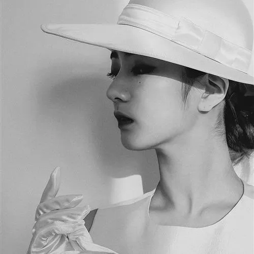 美女头像唯美黑白伤感第1张