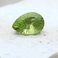 关于玉手镯、镶宝石手镯头像图片第1张