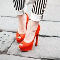 好看的时尚高根鞋头像图片第1张