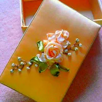 好看的唯美可爱手工绣品个性头像图片第1张