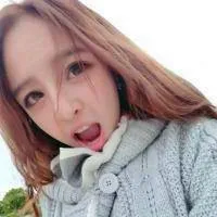 有着一种成熟的OL气息的2014最新个性女生头像第1张