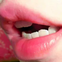 姓感嘴唇qq头像图片第1张