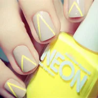 温婉女人味美甲控个性头像第1张